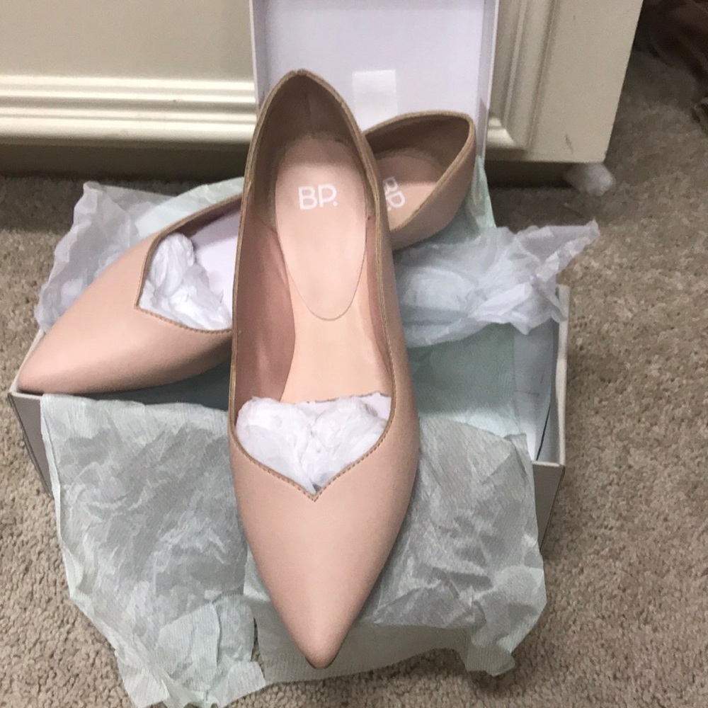 Brand New Nuke Flats Size 8